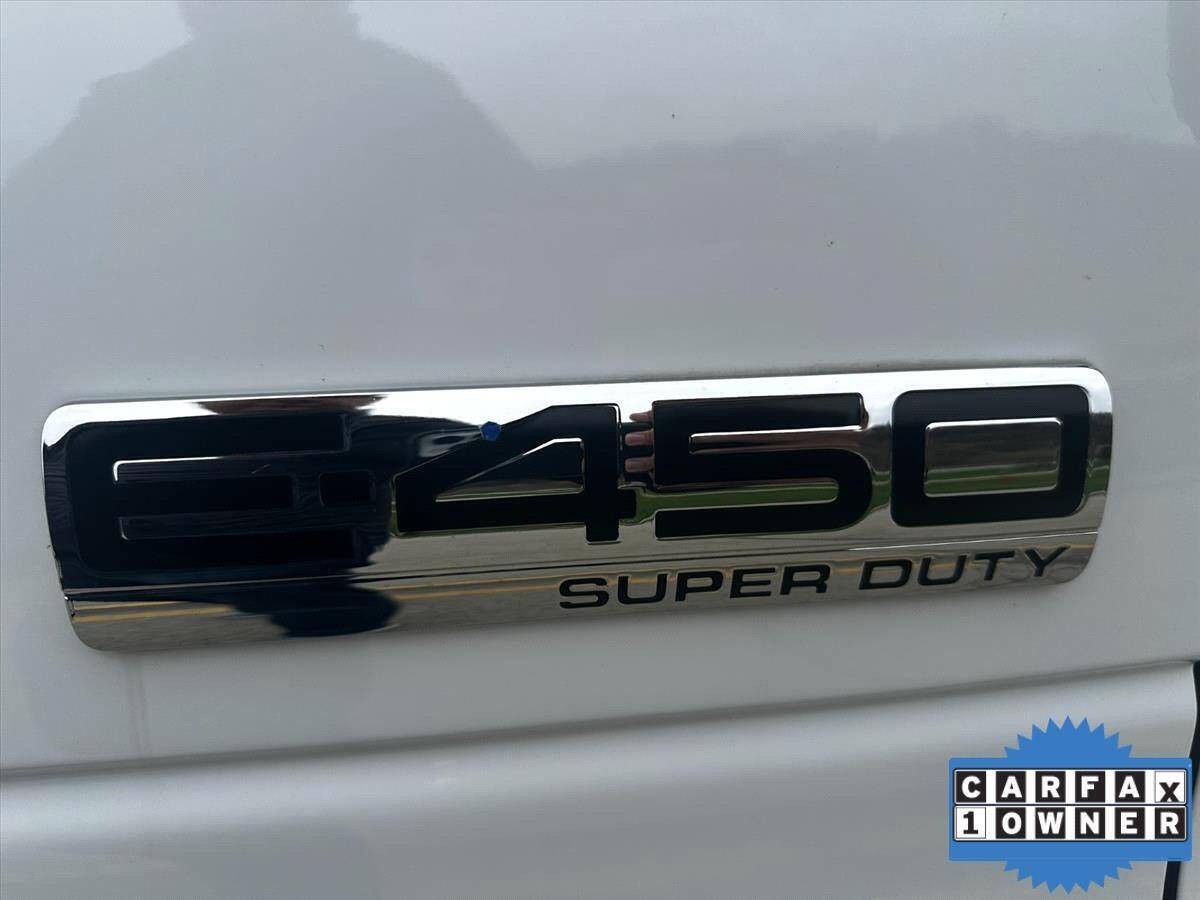 2017 Ford E-Series 11