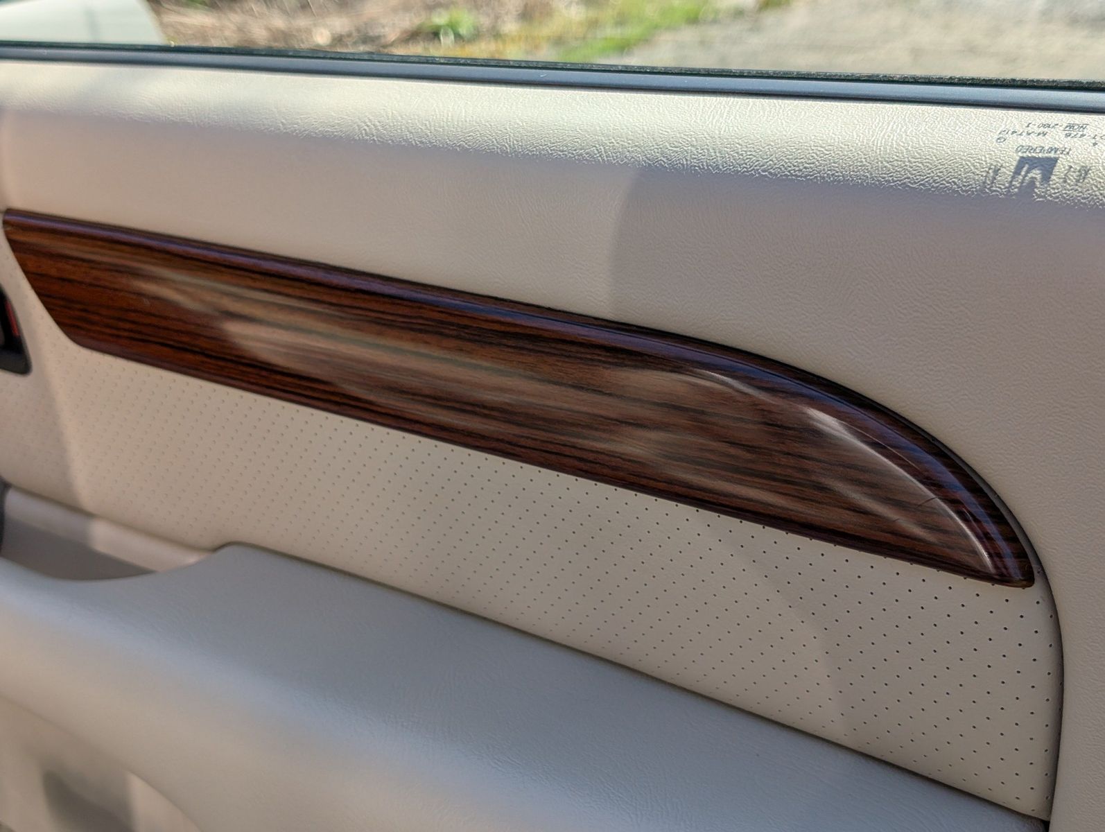 2004 Cadillac Escalade ESV 129