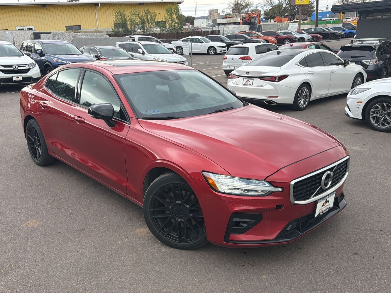 2019 Volvo S60 T5 R-Design's photo