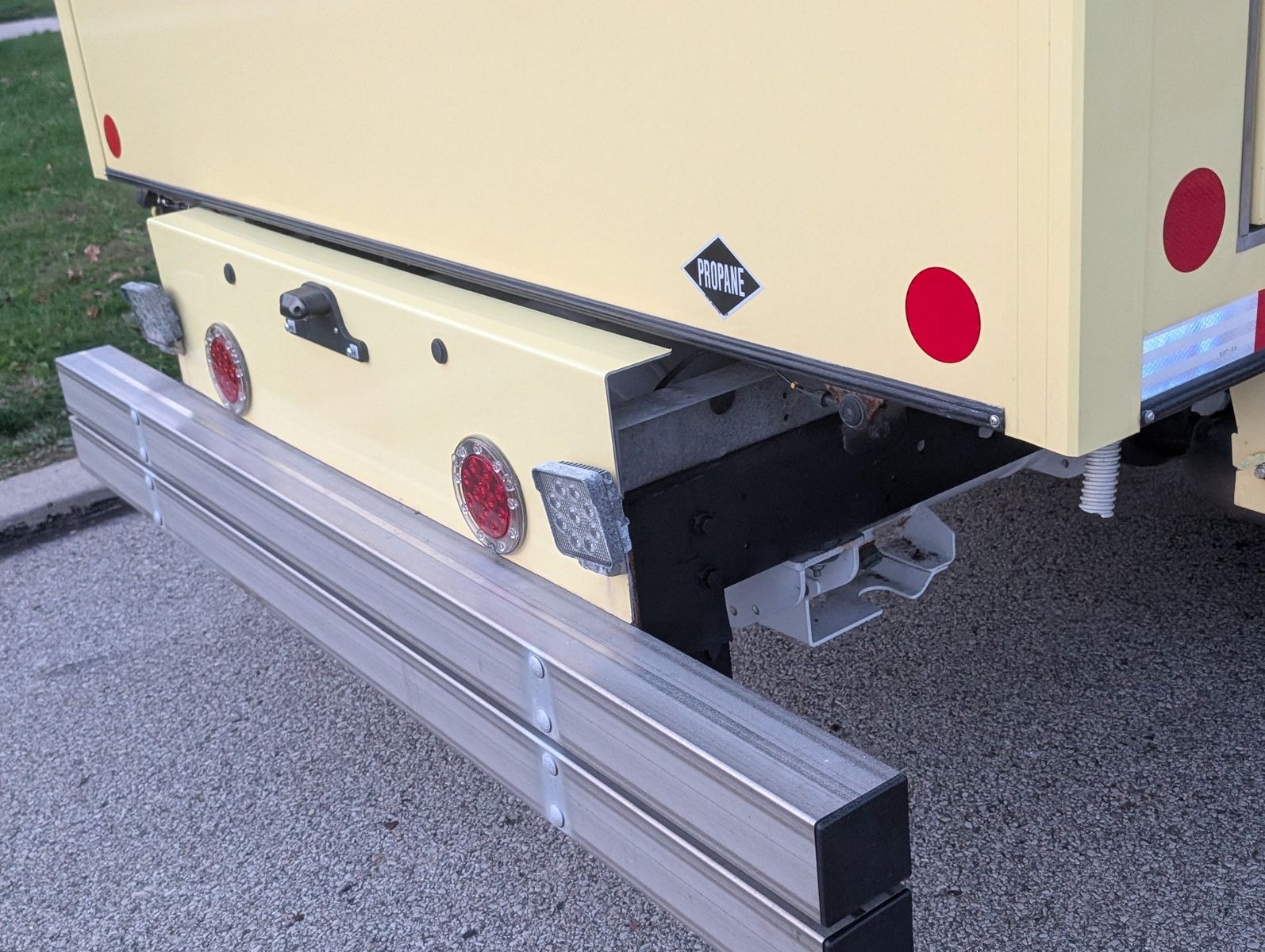 2021 Ford E-Series 26