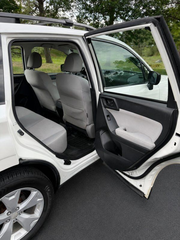 2014 Subaru Forester i - Photo 7
