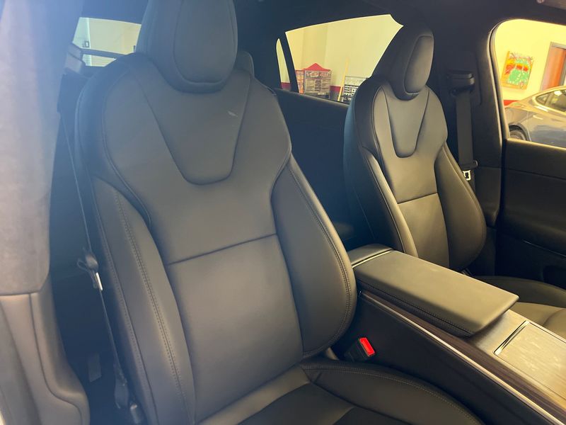 2022 Tesla Model X Base