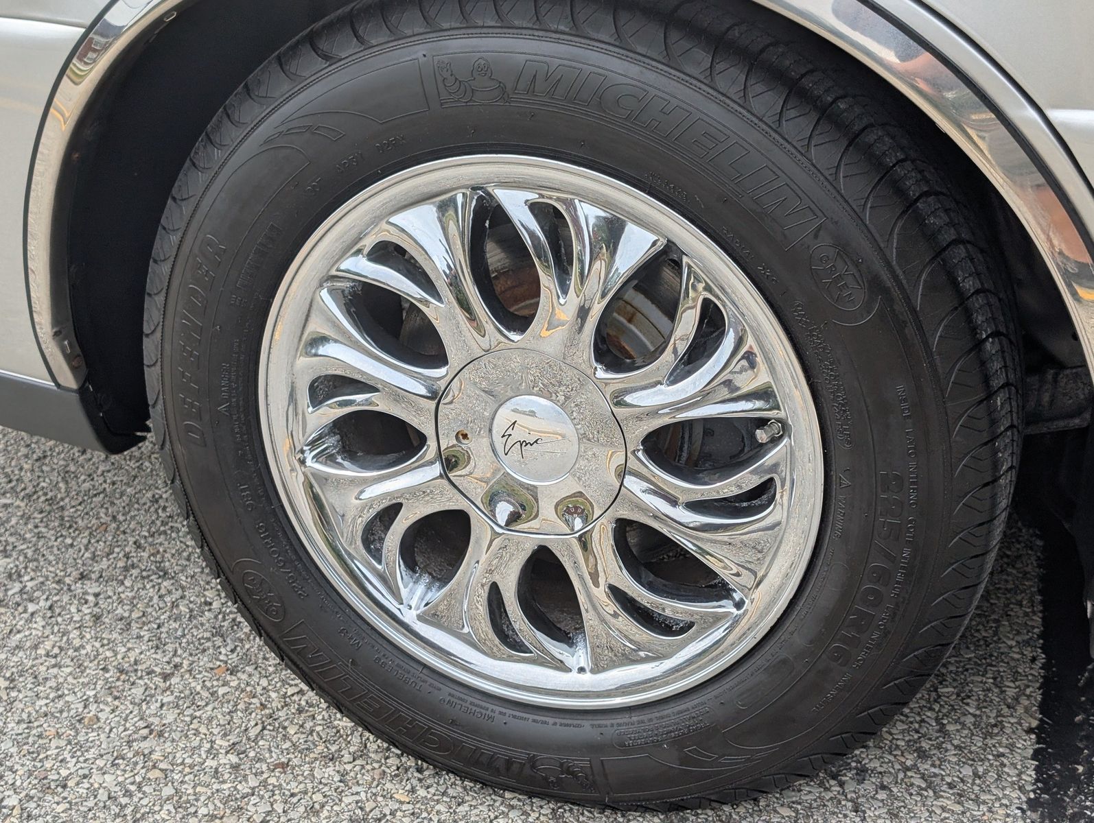 2005 Cadillac DeVille 42