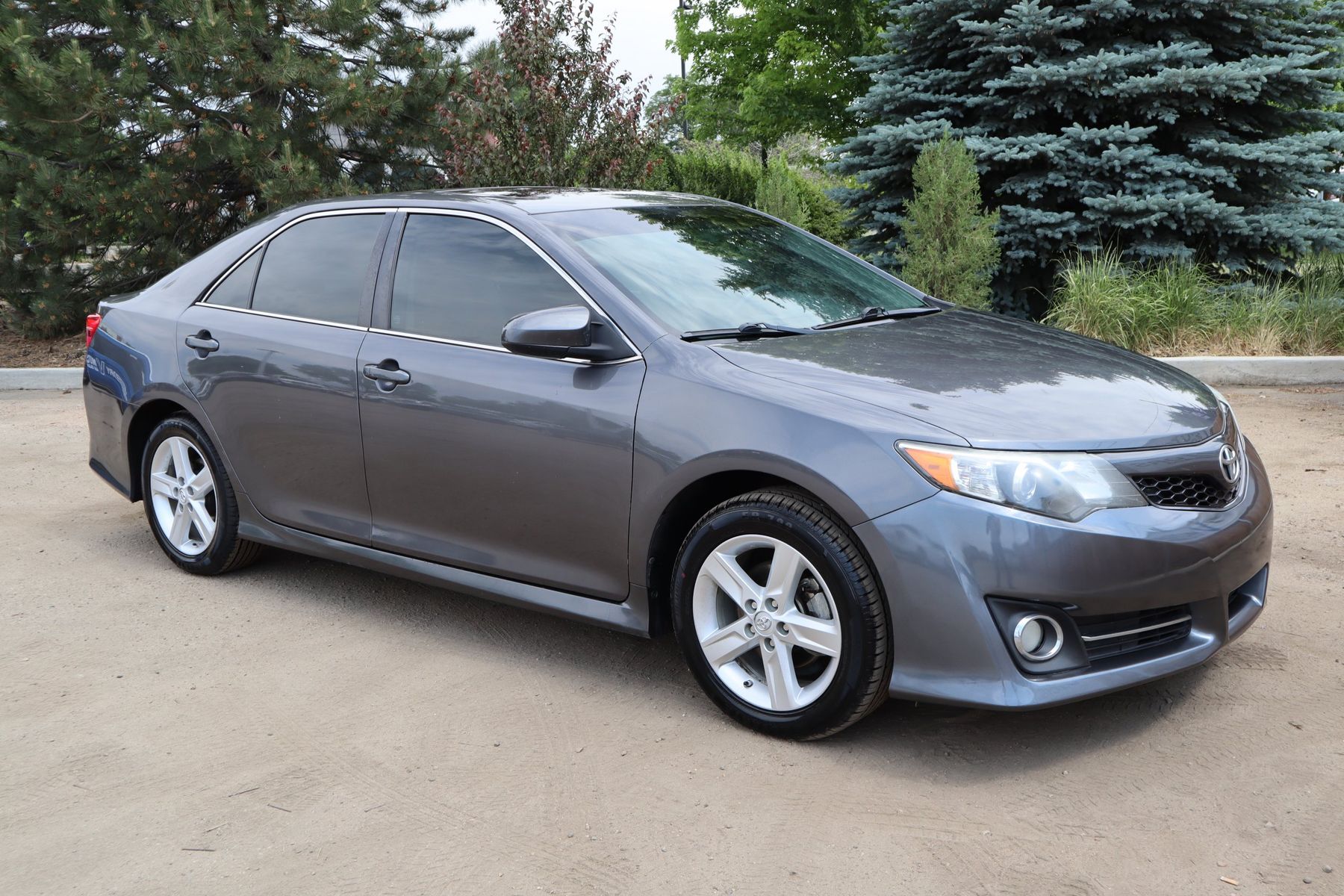 2014 Toyota Camry SE | Victory Motors of Colorado