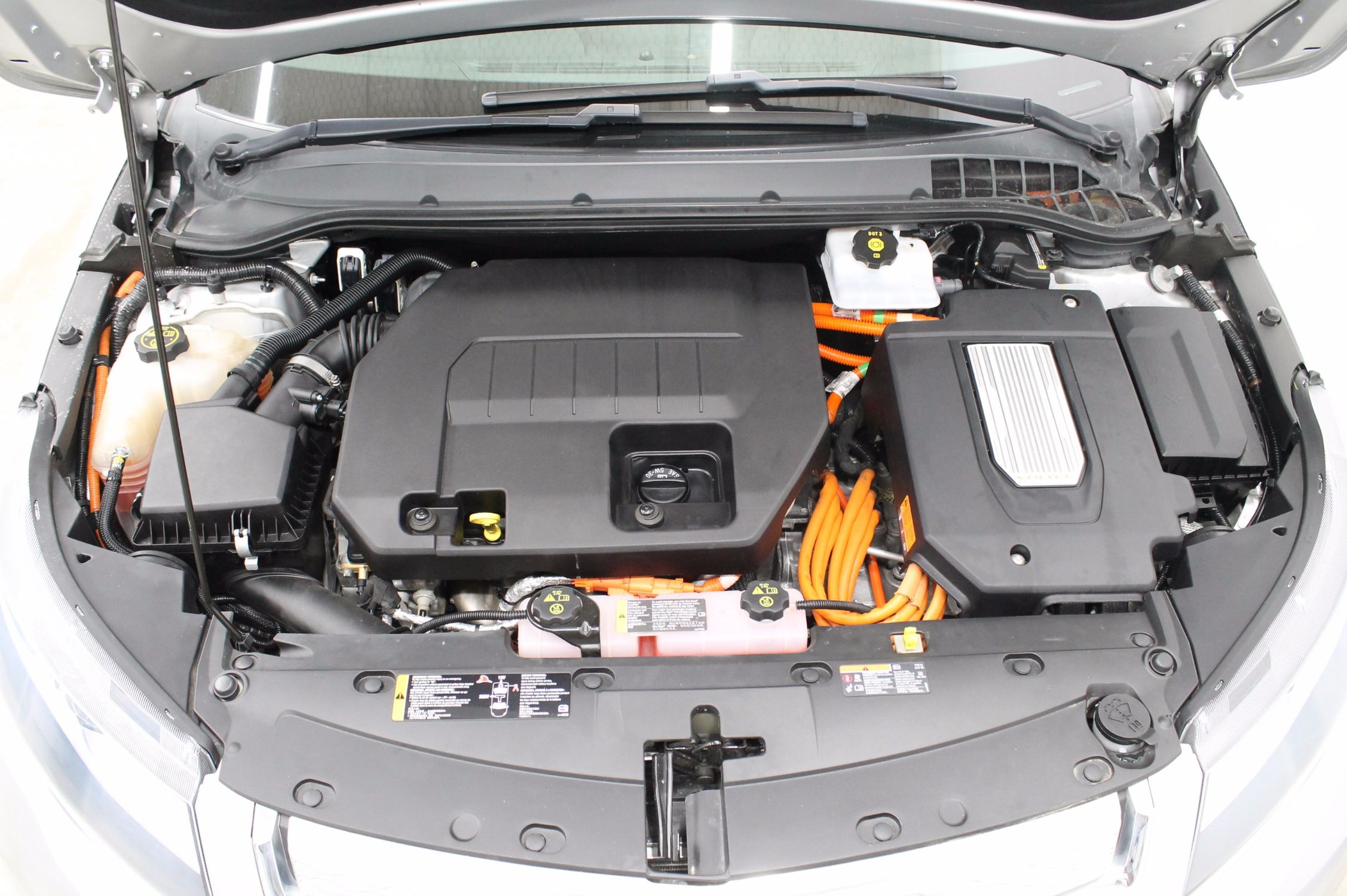 2014 Chevrolet Volt VIEW 28 HI RES PHOTOS