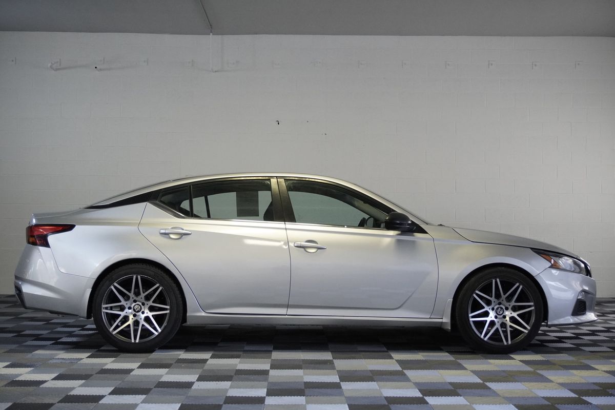 2020 Nissan Altima SR FWD