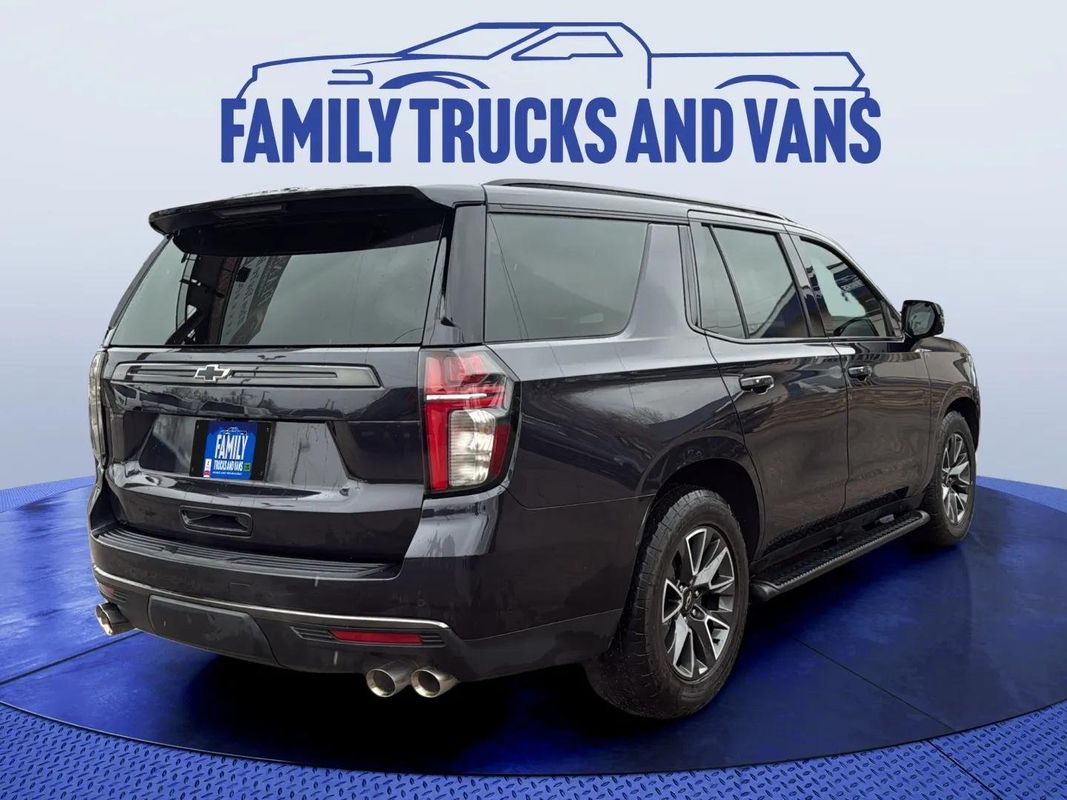 View vehicle photo 5