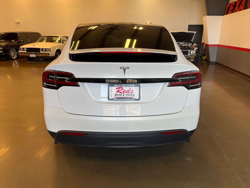 2022 Tesla Model X Base