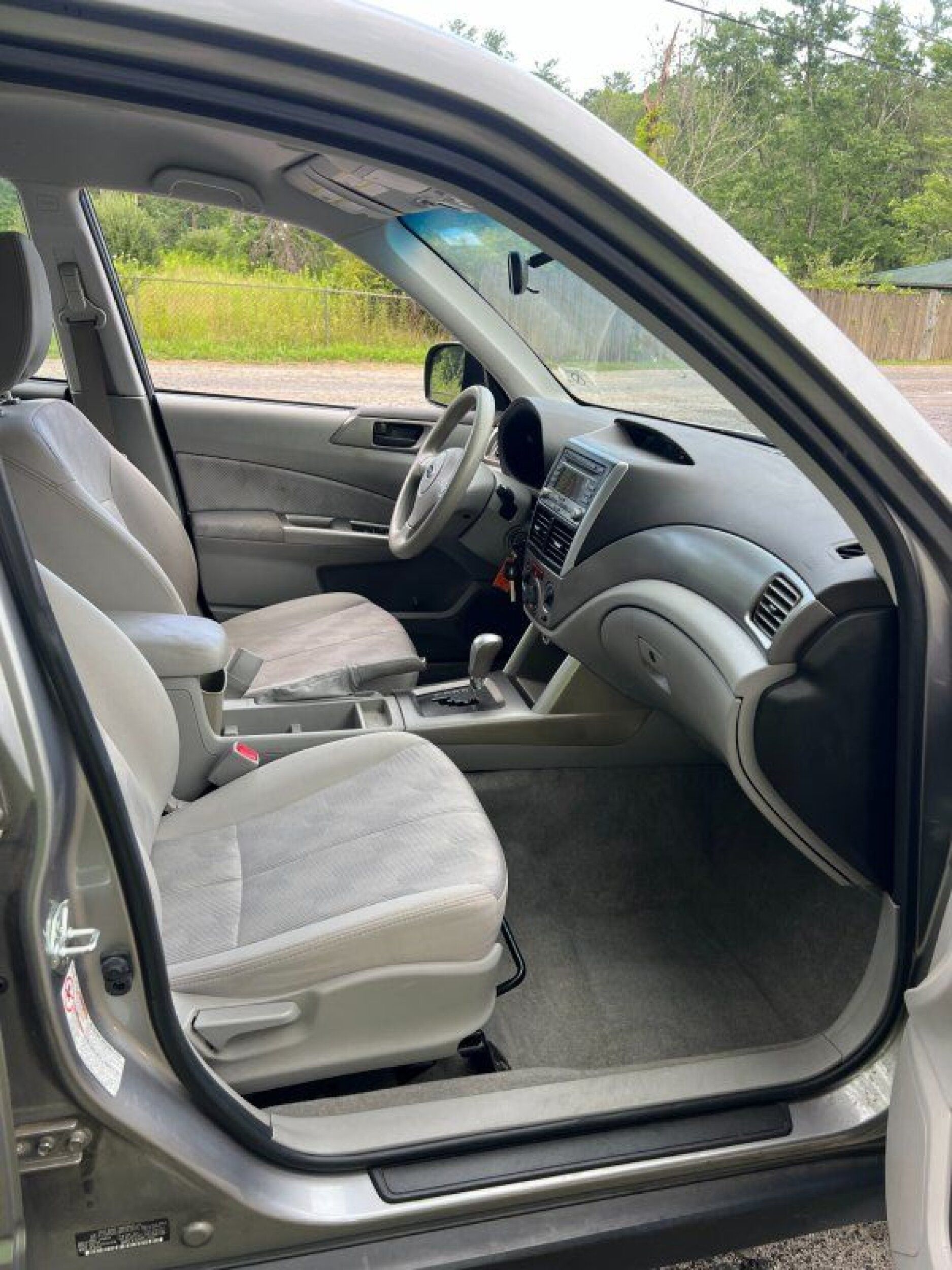 2010 Subaru Forester X - Photo 13