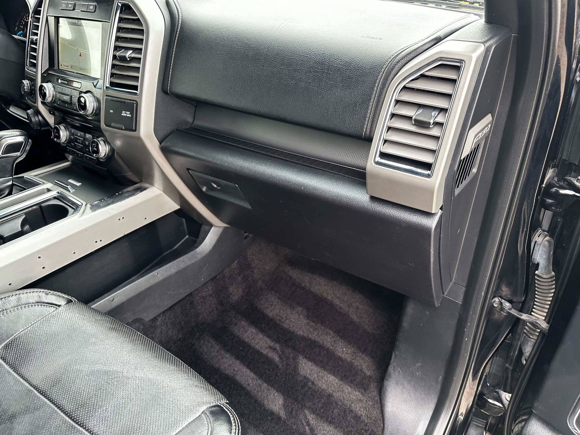 2016 Ford F-150 Lariat photo 15