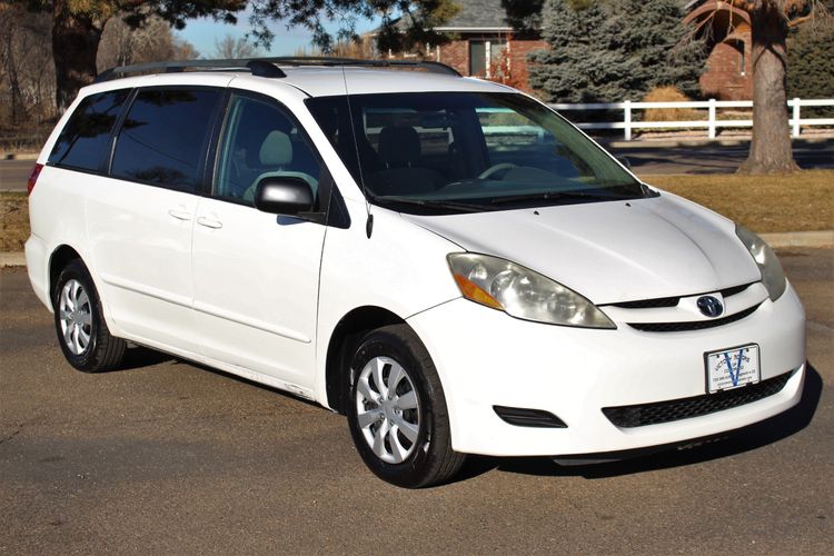 2007 Toyota Sienna LE 7-Passenger | Victory Motors of Colorado