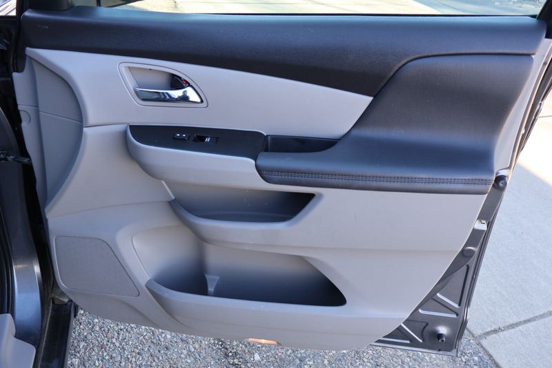 オデッセイ　ODYSSEY L-X #7 2013 Honda Odyssey LX 5dr Features and Specs