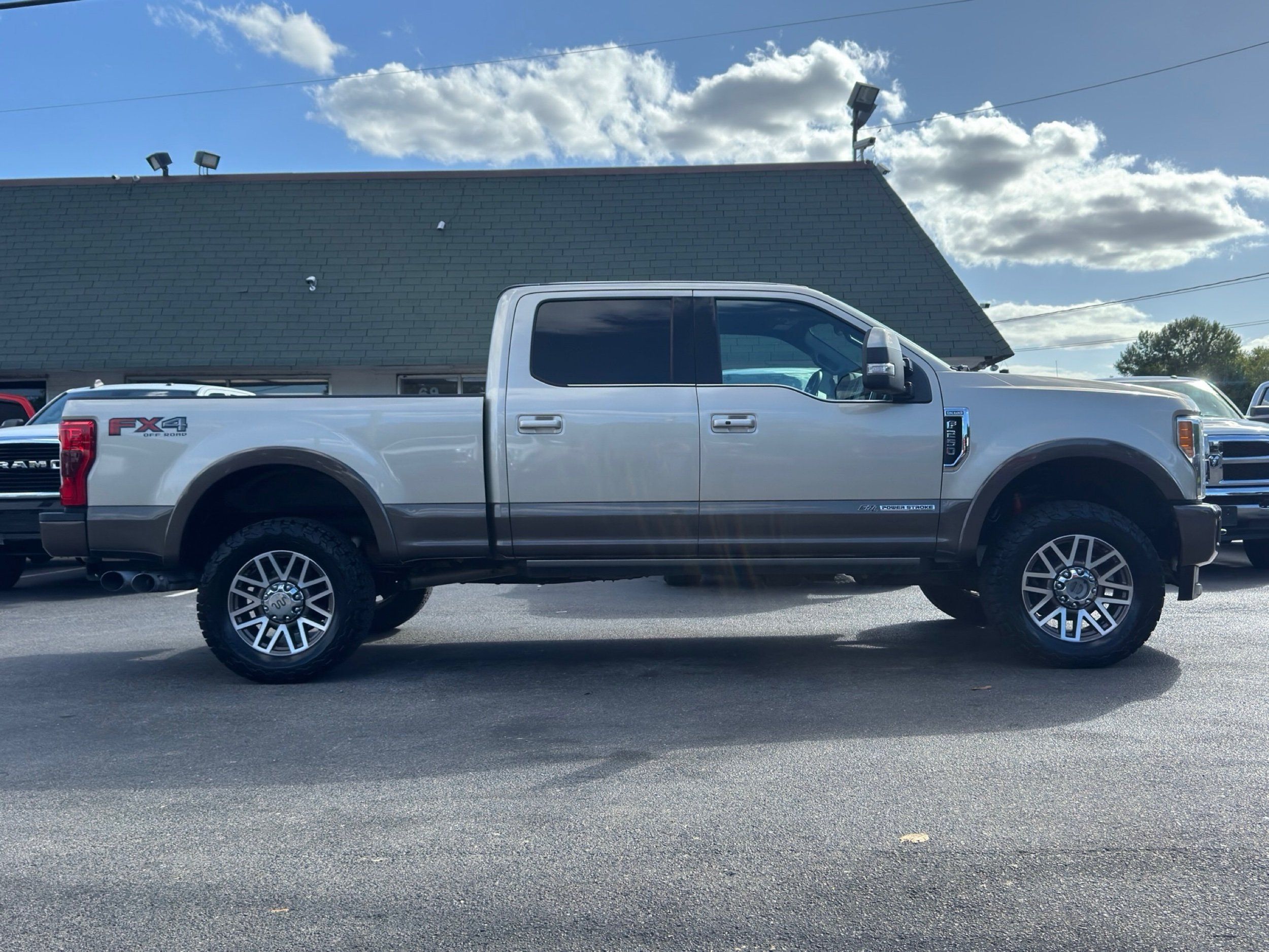 2017 Ford F-250 King Ranch photo 2