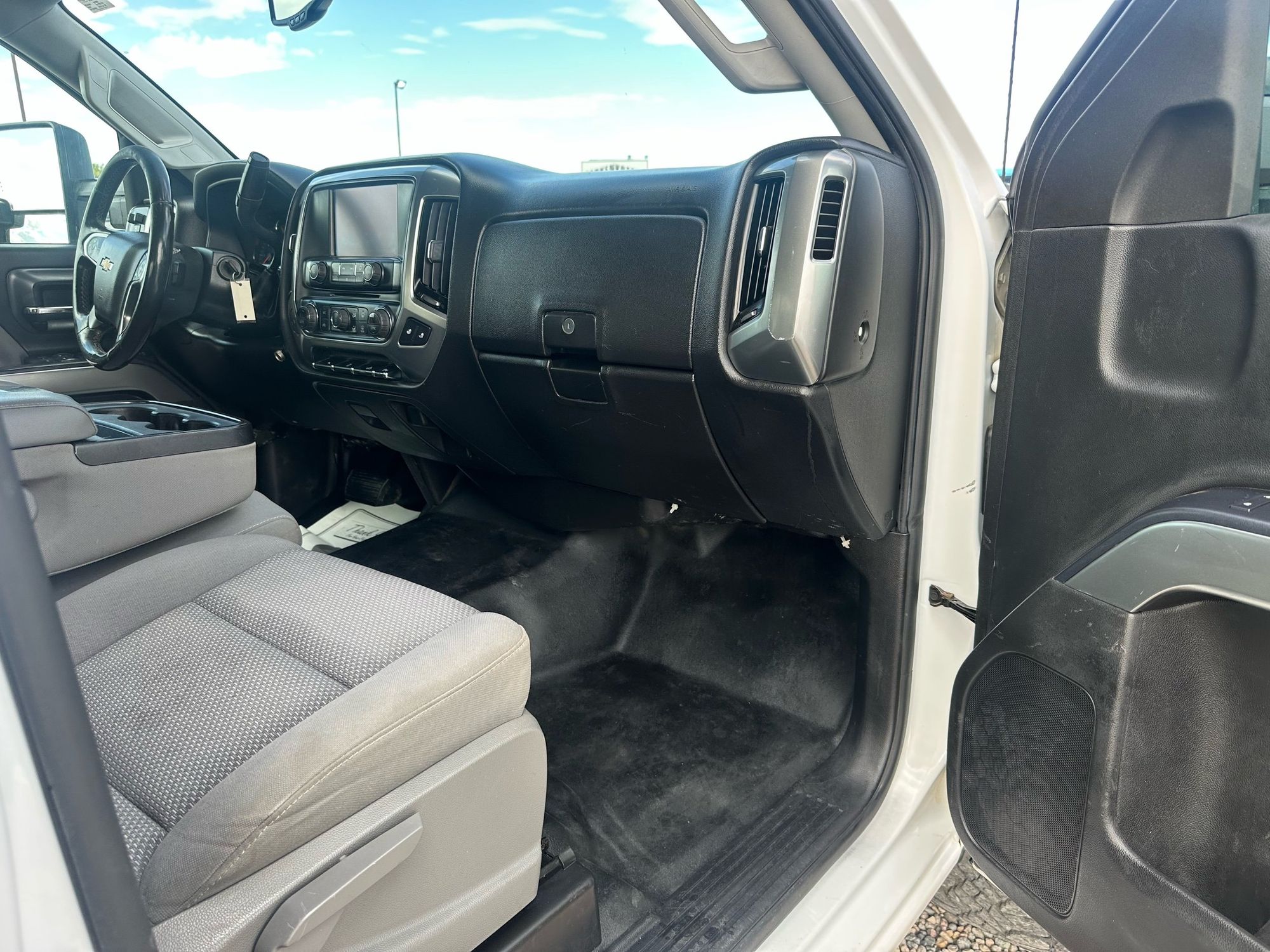 2015 Chevrolet Silverado 2500HD LT photo 14