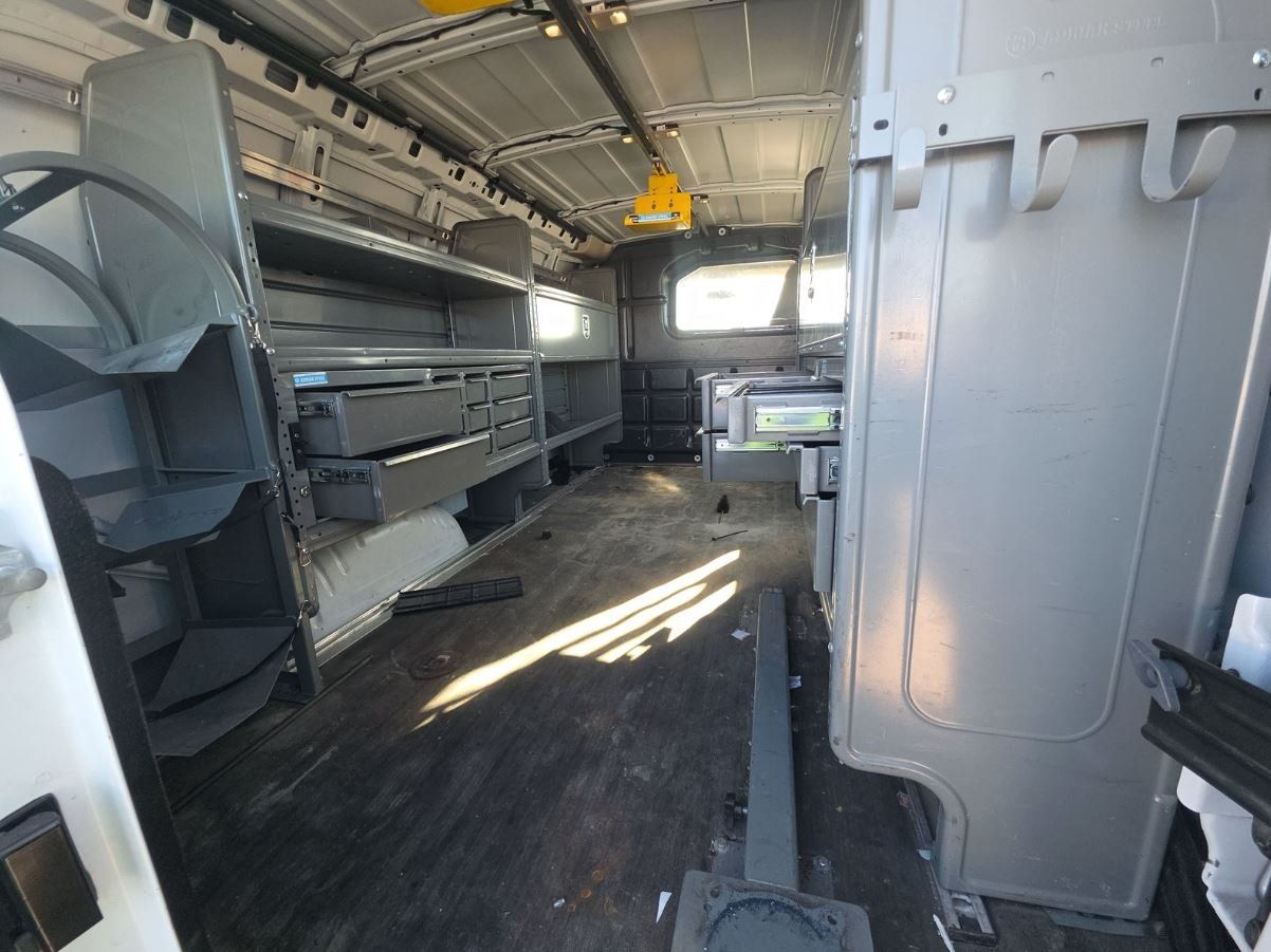 2018 Chevrolet Express 2500 12