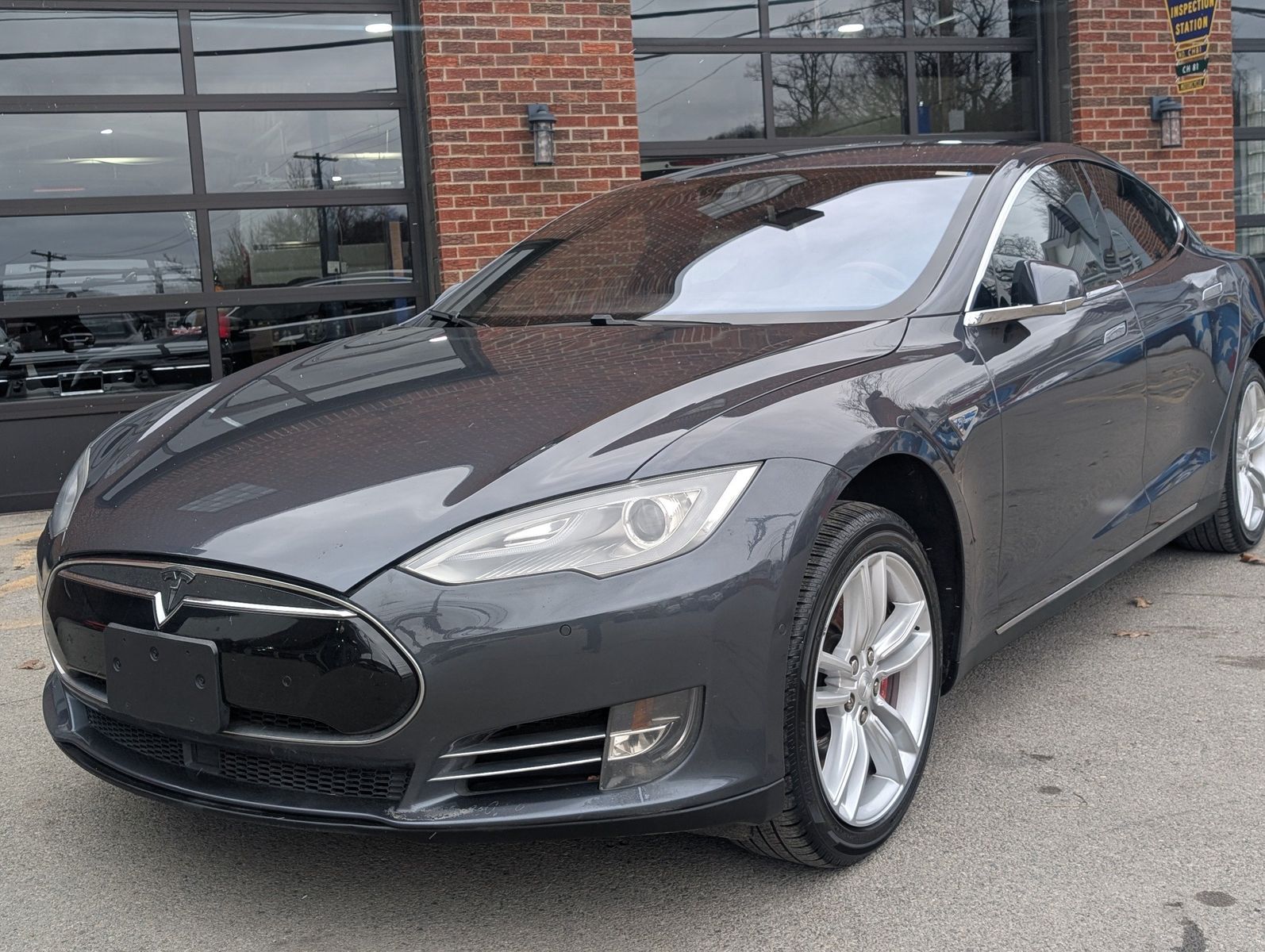 2014 Tesla Model S 14
