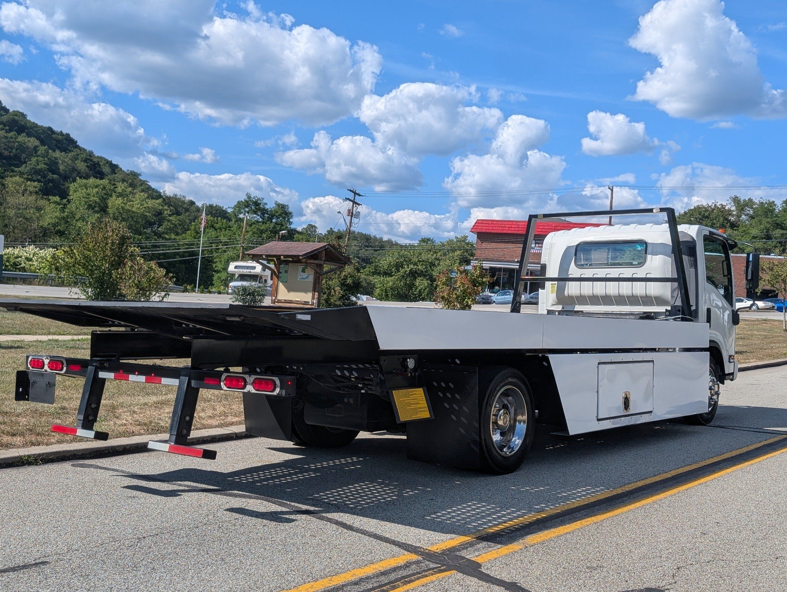 2021 Isuzu NRR photo 7