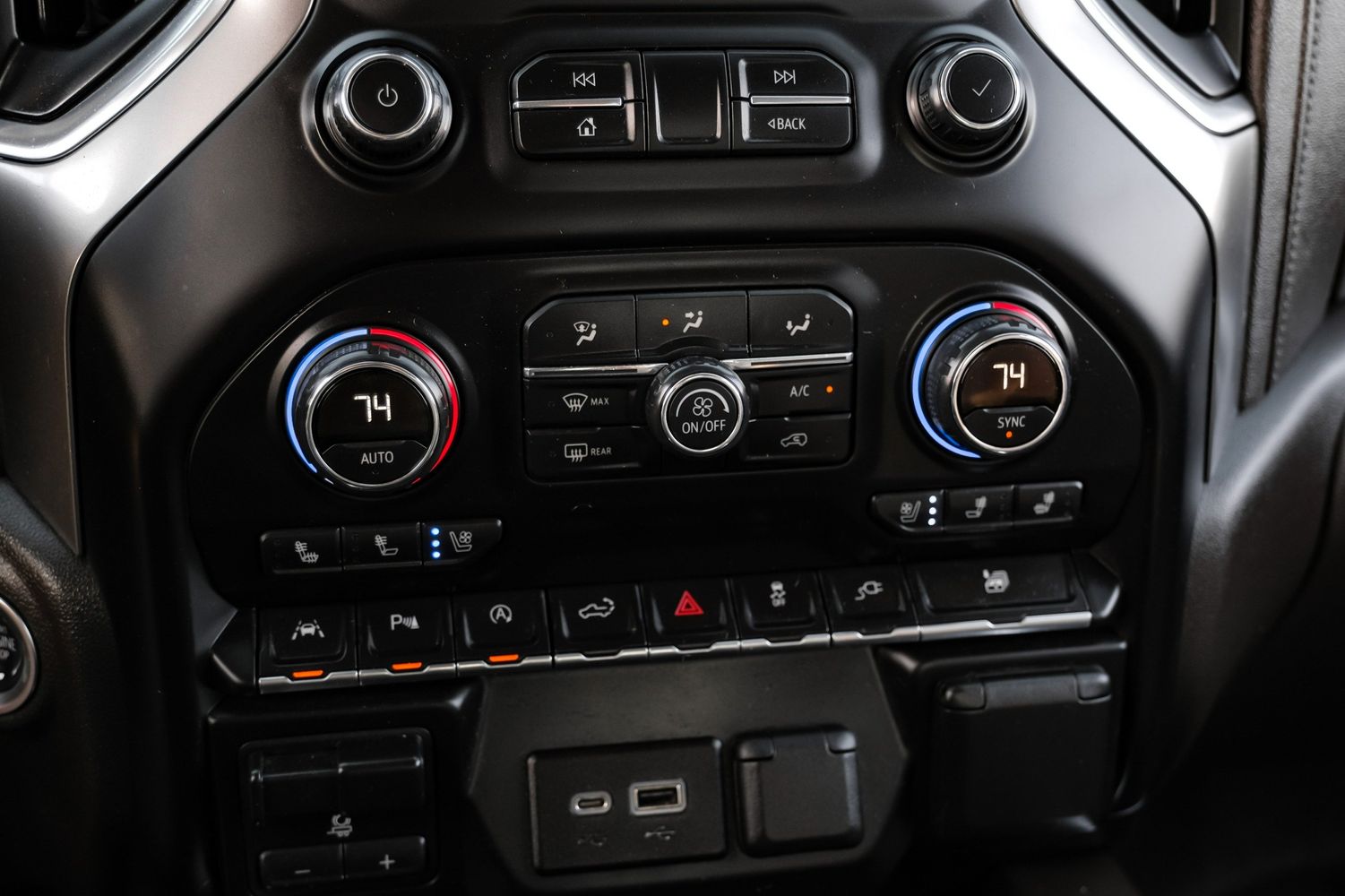 2019 Chevrolet Silverado LTZ photo 19