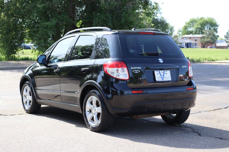 2011 Suzuki SX4 Crossover Base | Victory Motors of Colorado