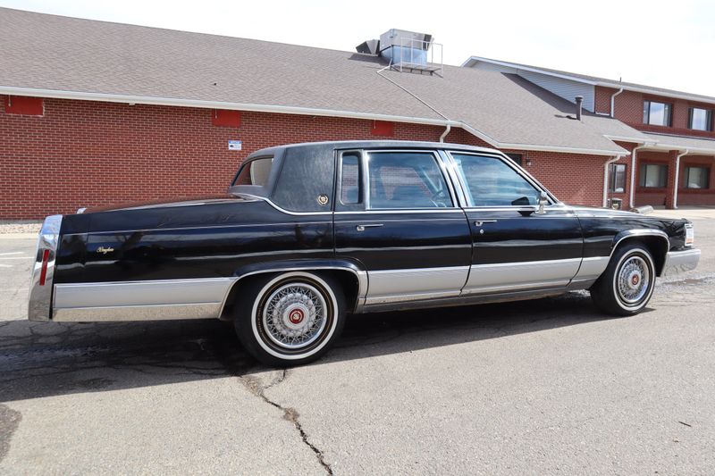 1992 Cadillac Brougham Photos