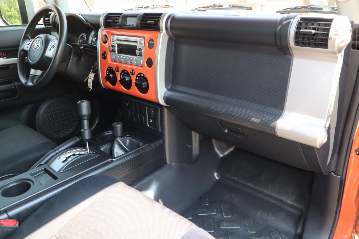 2014 Toyota FJ Cruiser Base | Victory Motors of Colorado