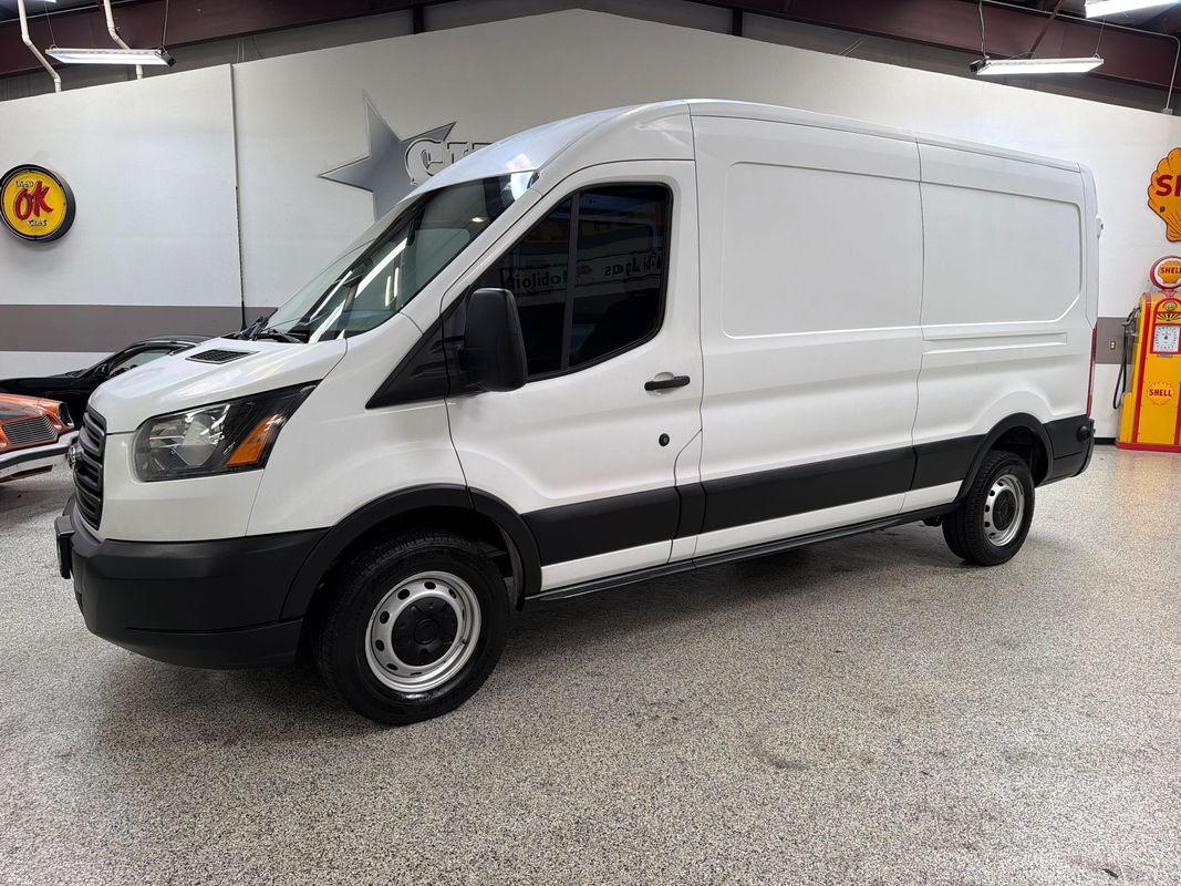 2019 Ford Transit-250 Medium Roof