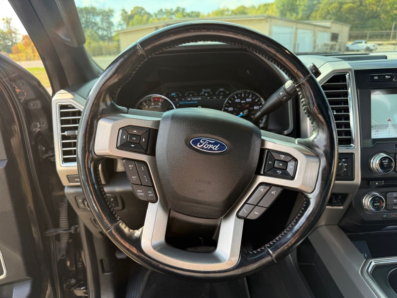 2018 Ford F-350 Platinum photo 23