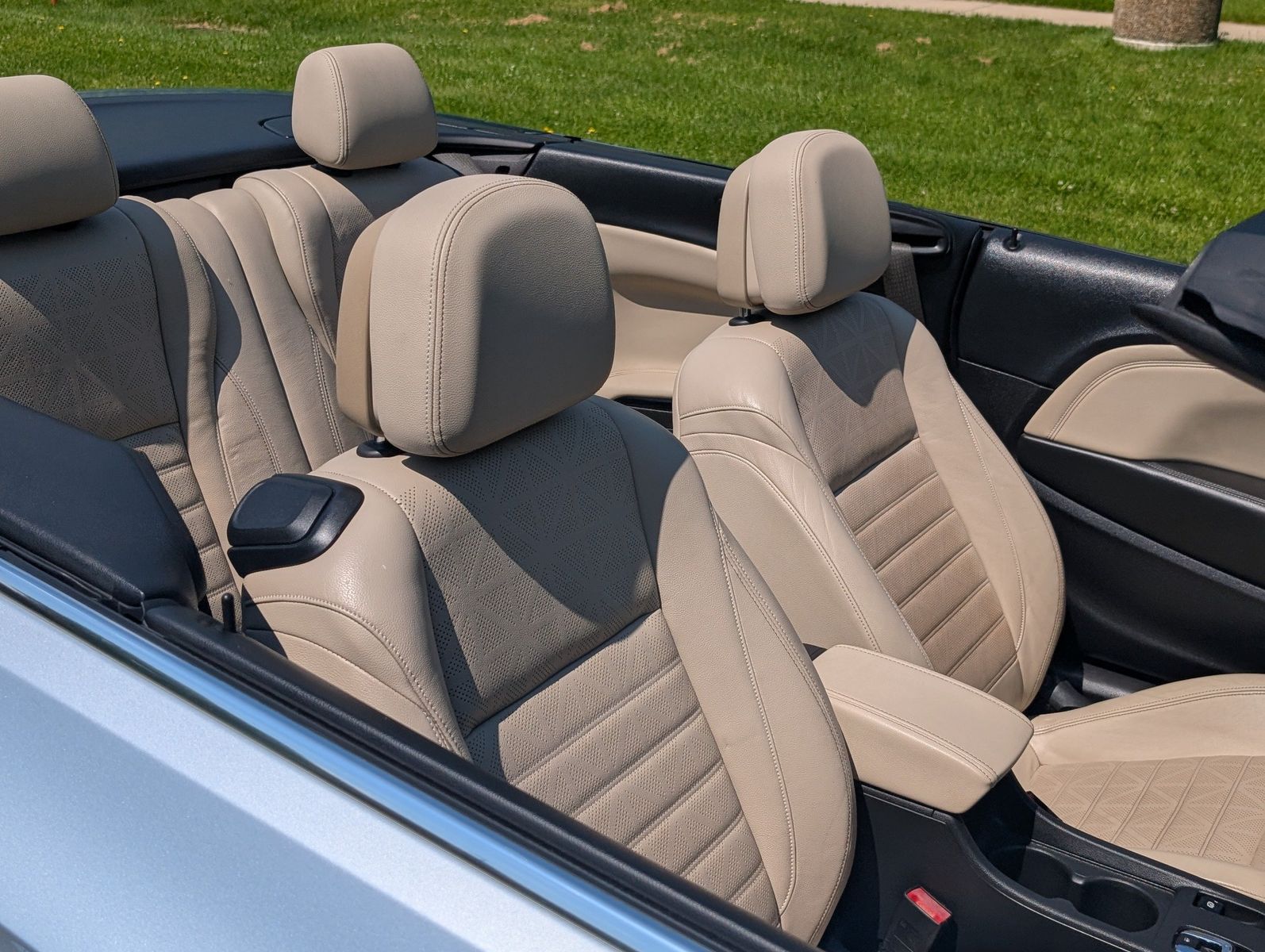 2016 Buick Cascada 26