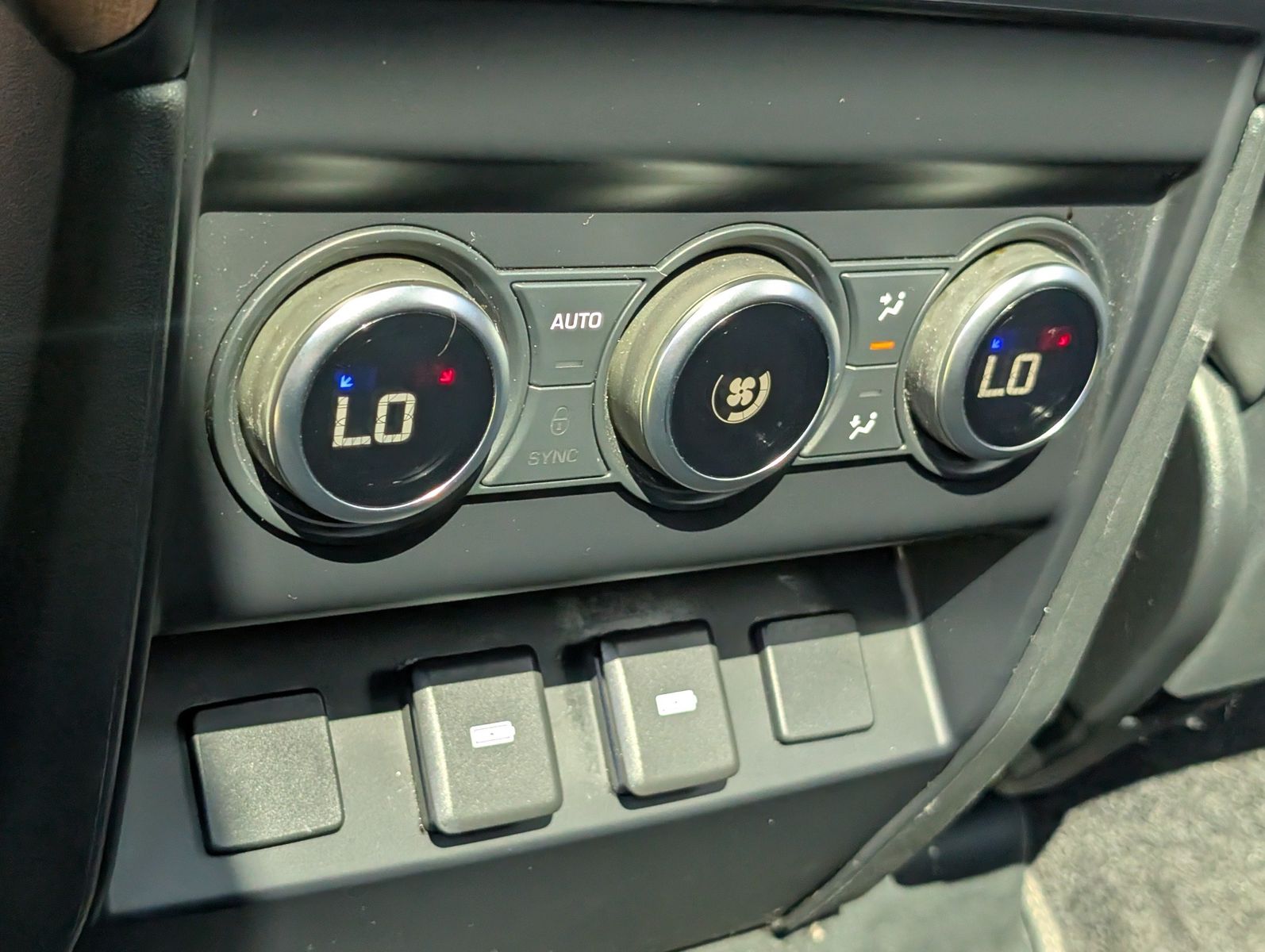 2024 Land Rover Defender 67
