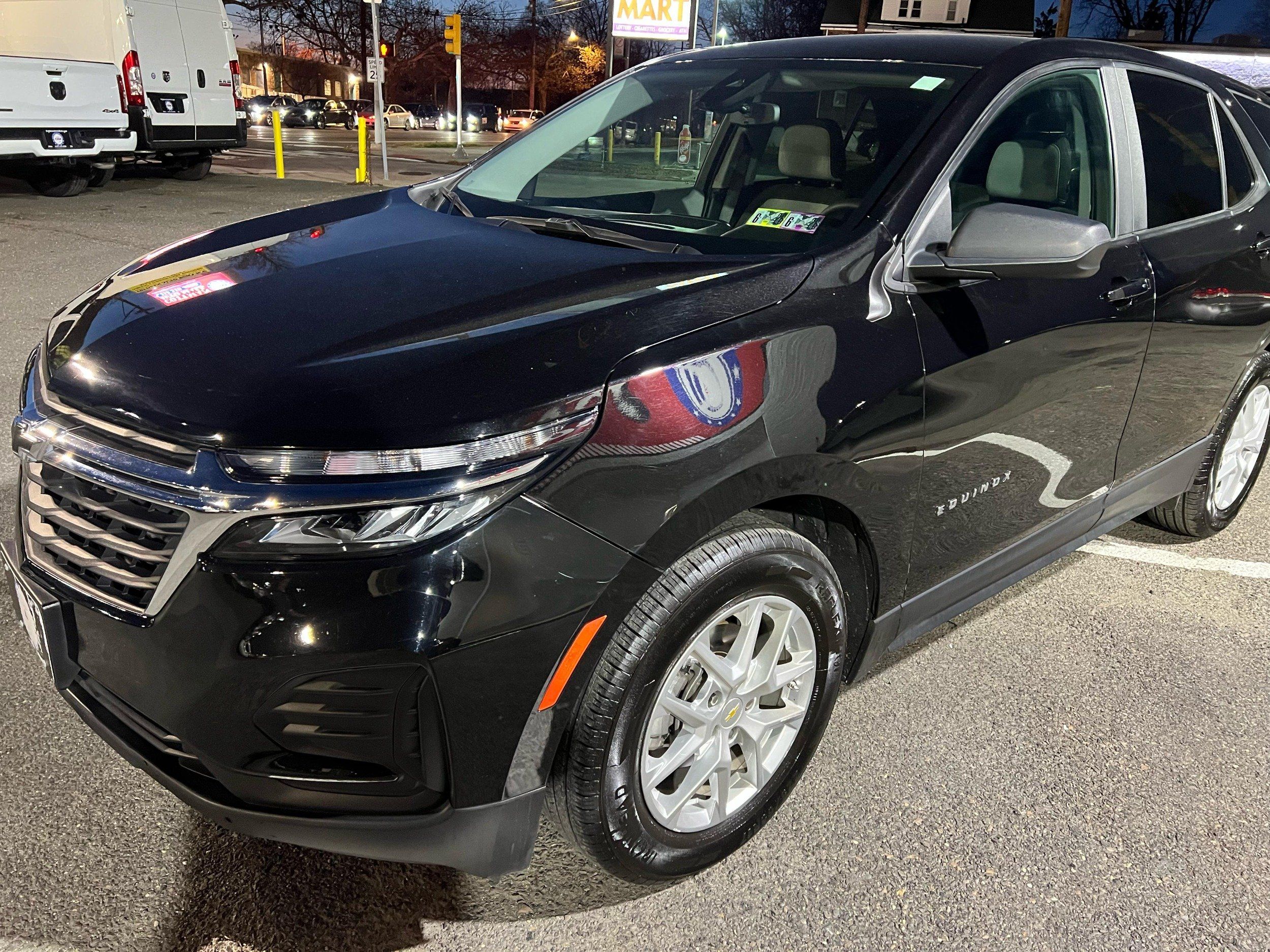 2022 Chevrolet Equinox LS's photo