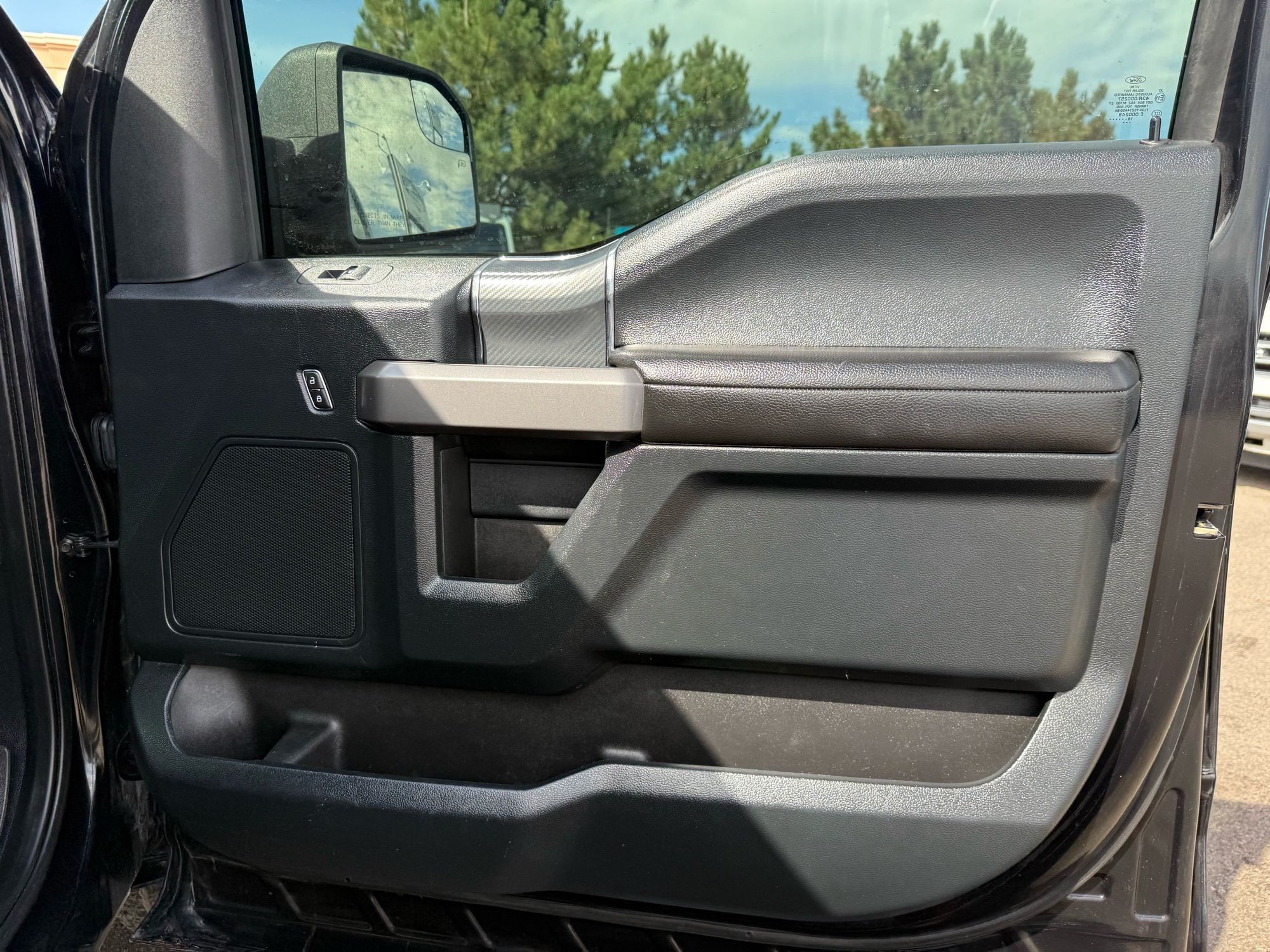 2019 Ford F-150 XLT photo 22