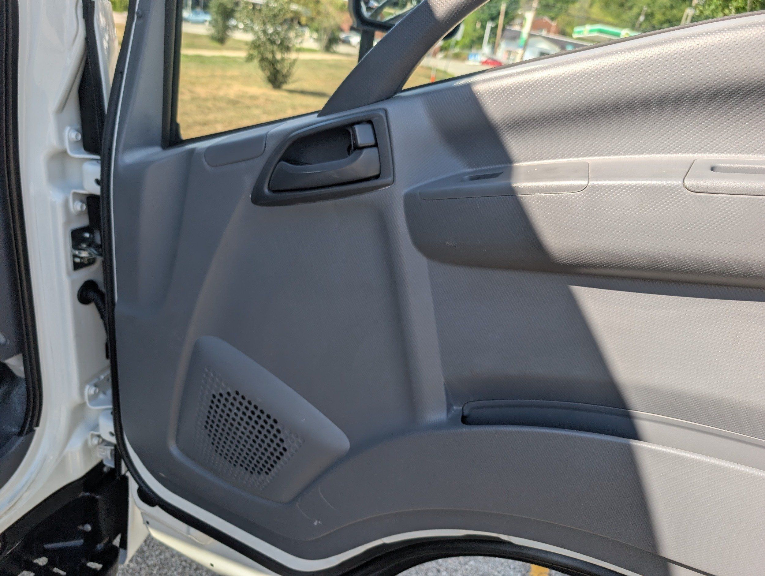 2021 Isuzu NRR photo 27