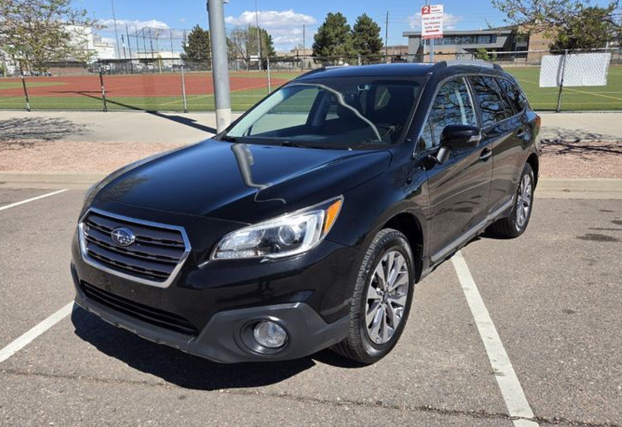 2017 Subaru Outback 2.5i Touring's photo