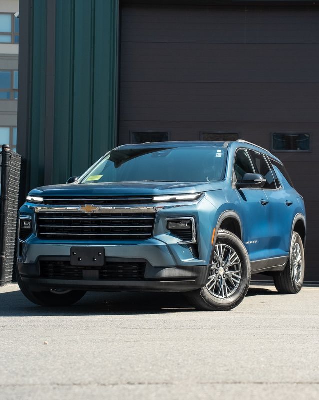 Blue 2024 Chevrolet Traverse SUV / Crossover Four-Wheel Drive 8-Speed Automatic