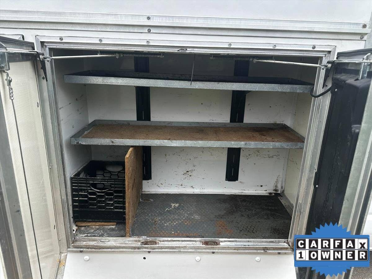 2017 Ford E-Series 34