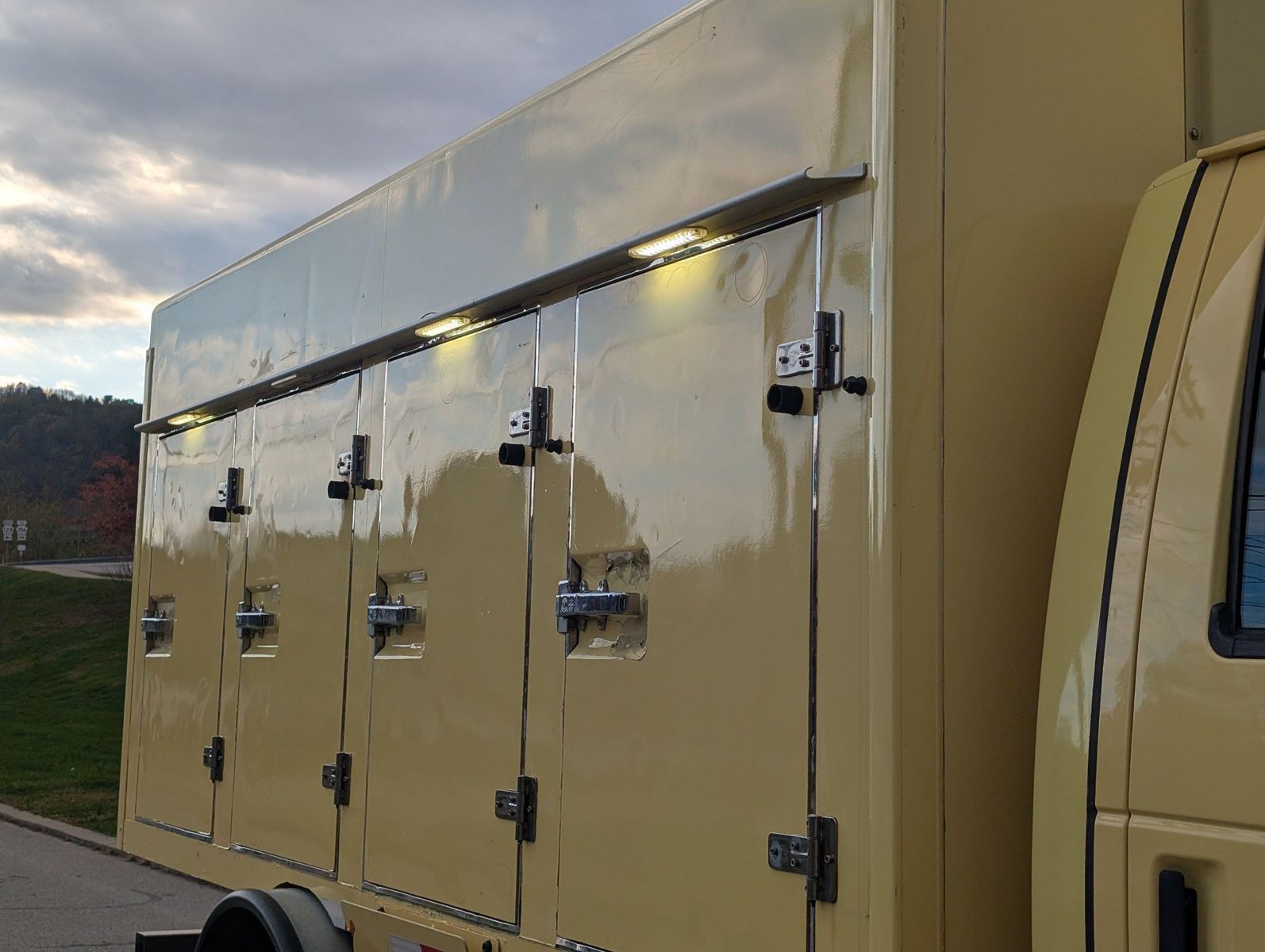 2019 Ford E-Series Chassis 125