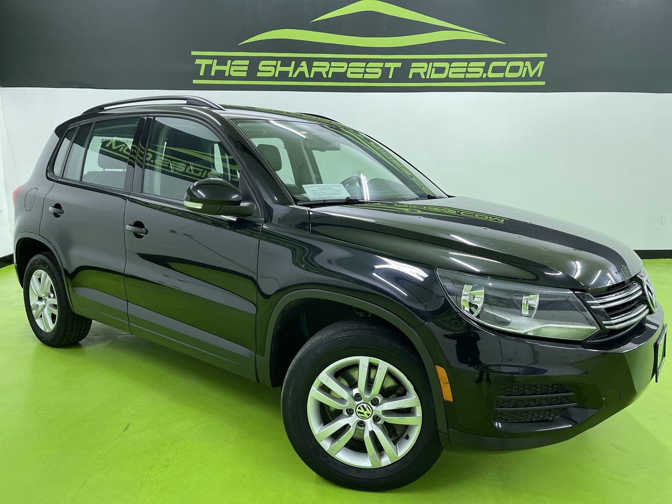 2016 Volkswagen Tiguan S's photo