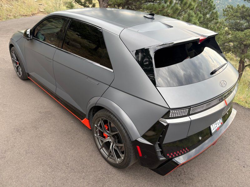 2025 Hyundai IONIQ 5 N - Photo 9