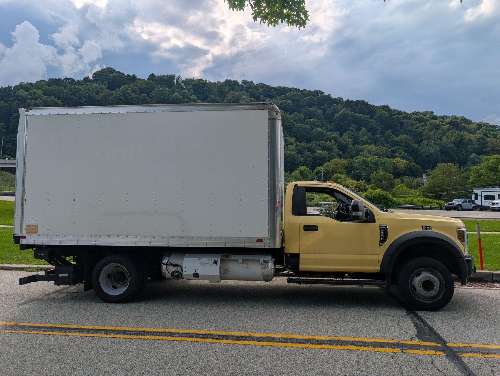 2019 Ford F-550 4