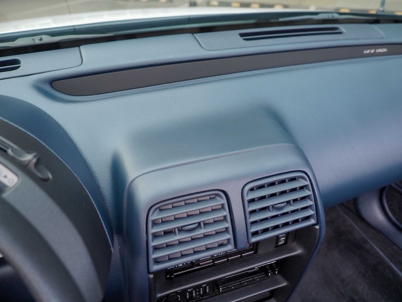 1990 Chrysler Le Baron 61