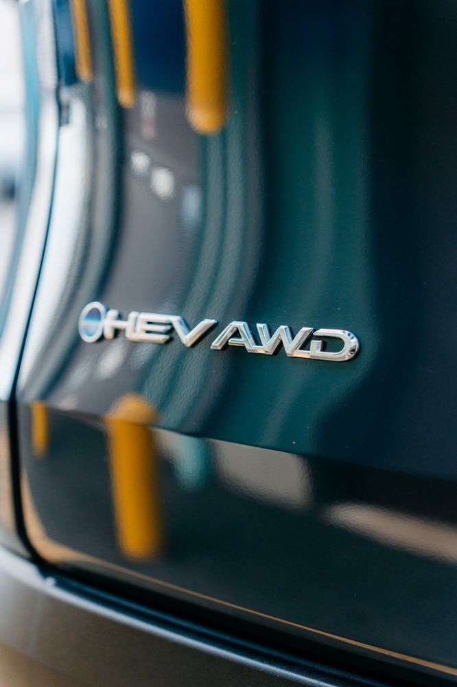 2024 Toyota Highlander Hybrid XLE photo 2