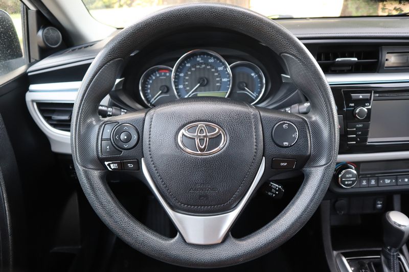 2016 Toyota Corolla Photos