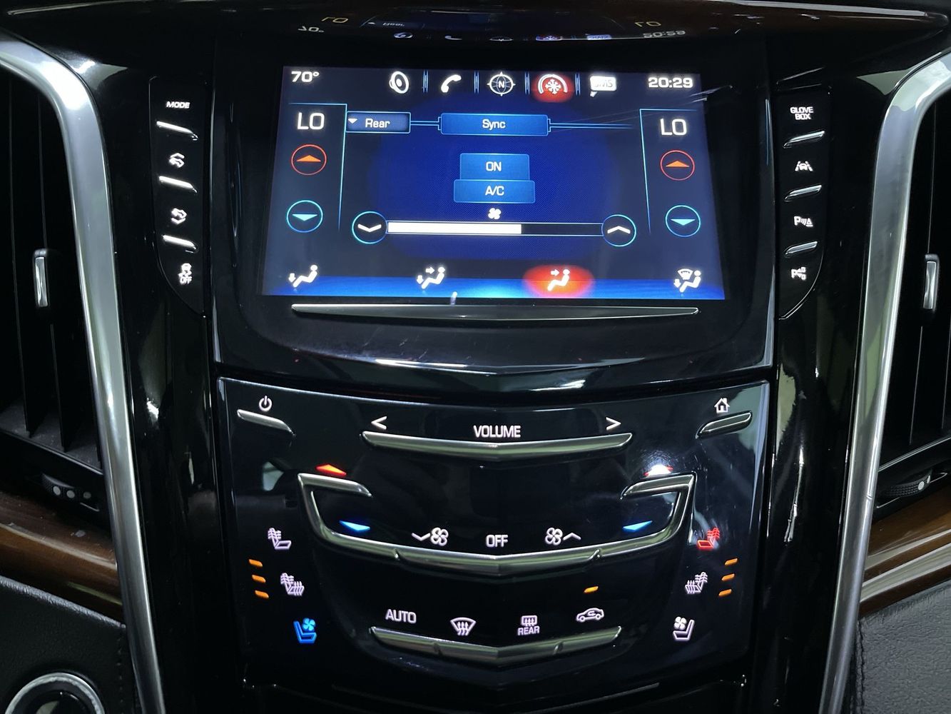 2018 Cadillac Escalade ESV Luxury photo 17