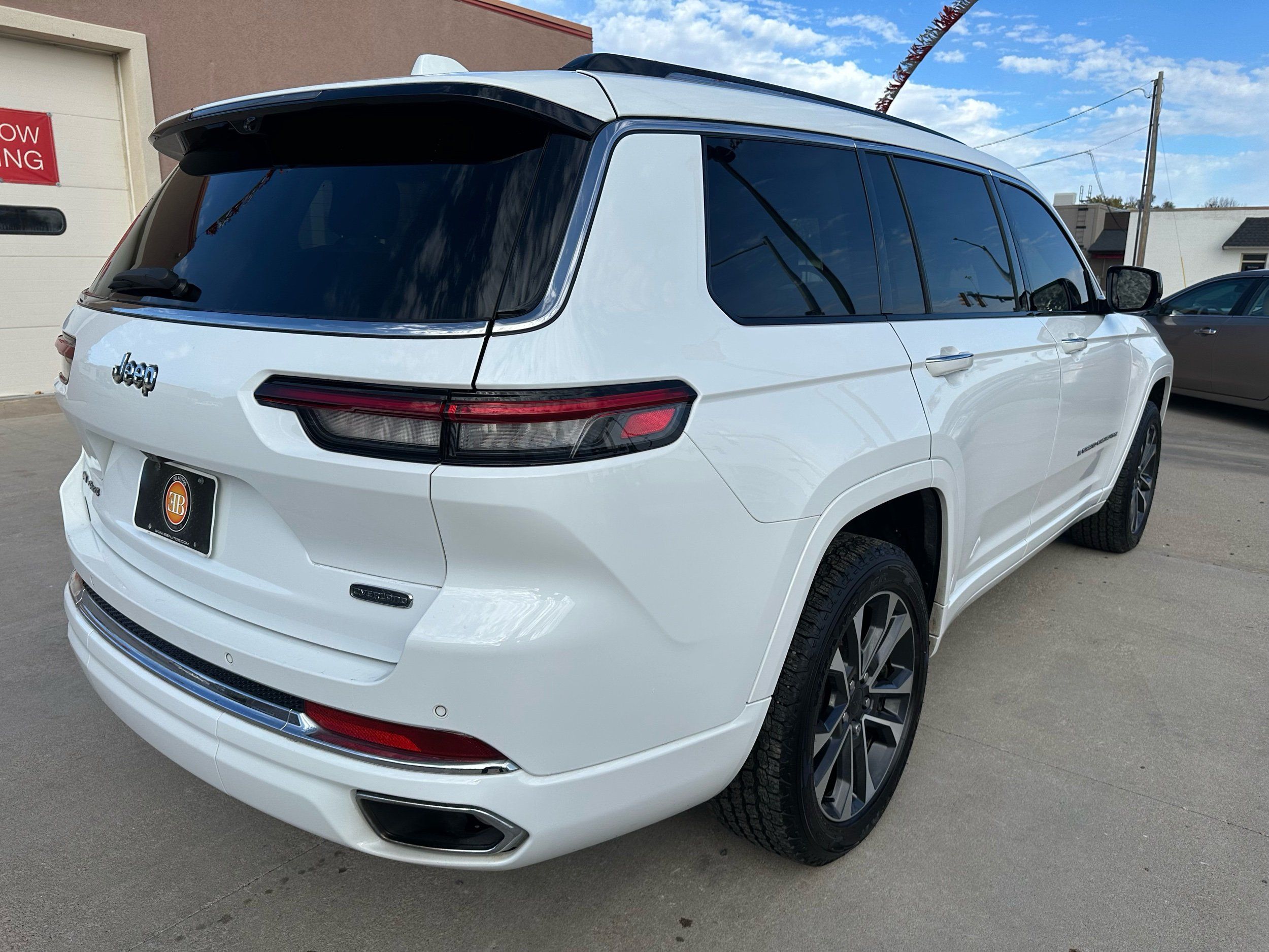 2021 Jeep Grand Cherokee Overland photo 3