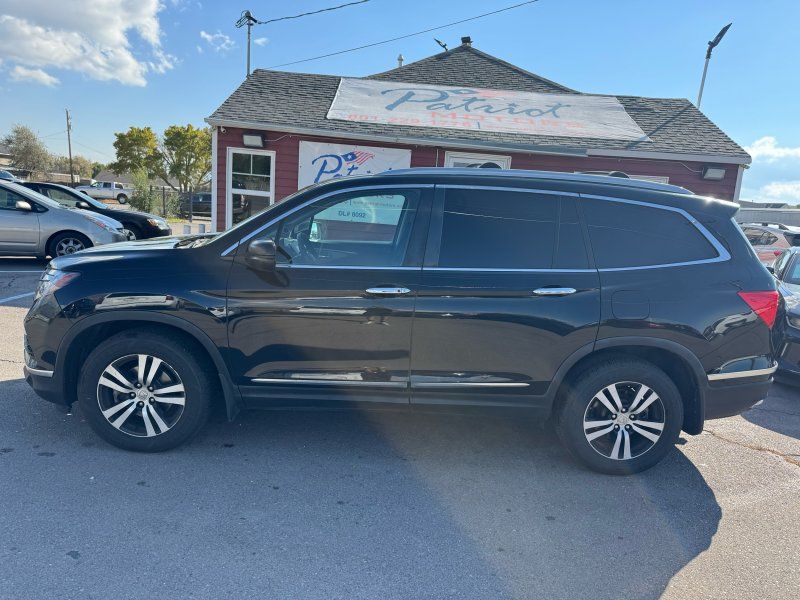 2016 Honda Pilot LX photo 2