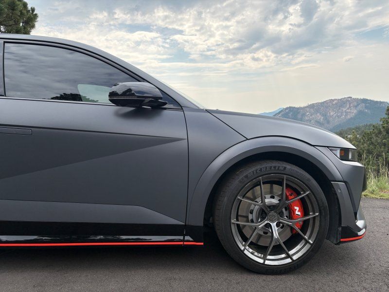 2025 Hyundai IONIQ 5 N - Photo 19
