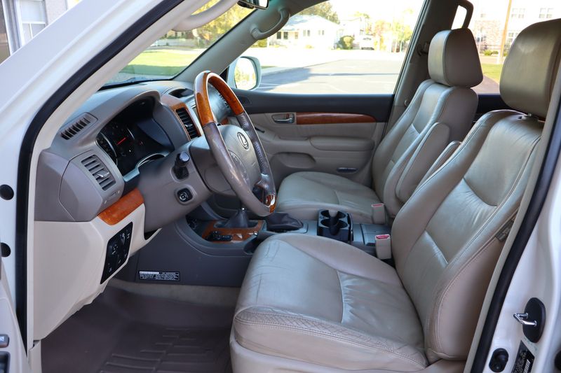 ムギ＆ゴマ　運転席側　ゴールデンオーク 2007 Lexus GX 470 Base | Victory Motors of Colorado