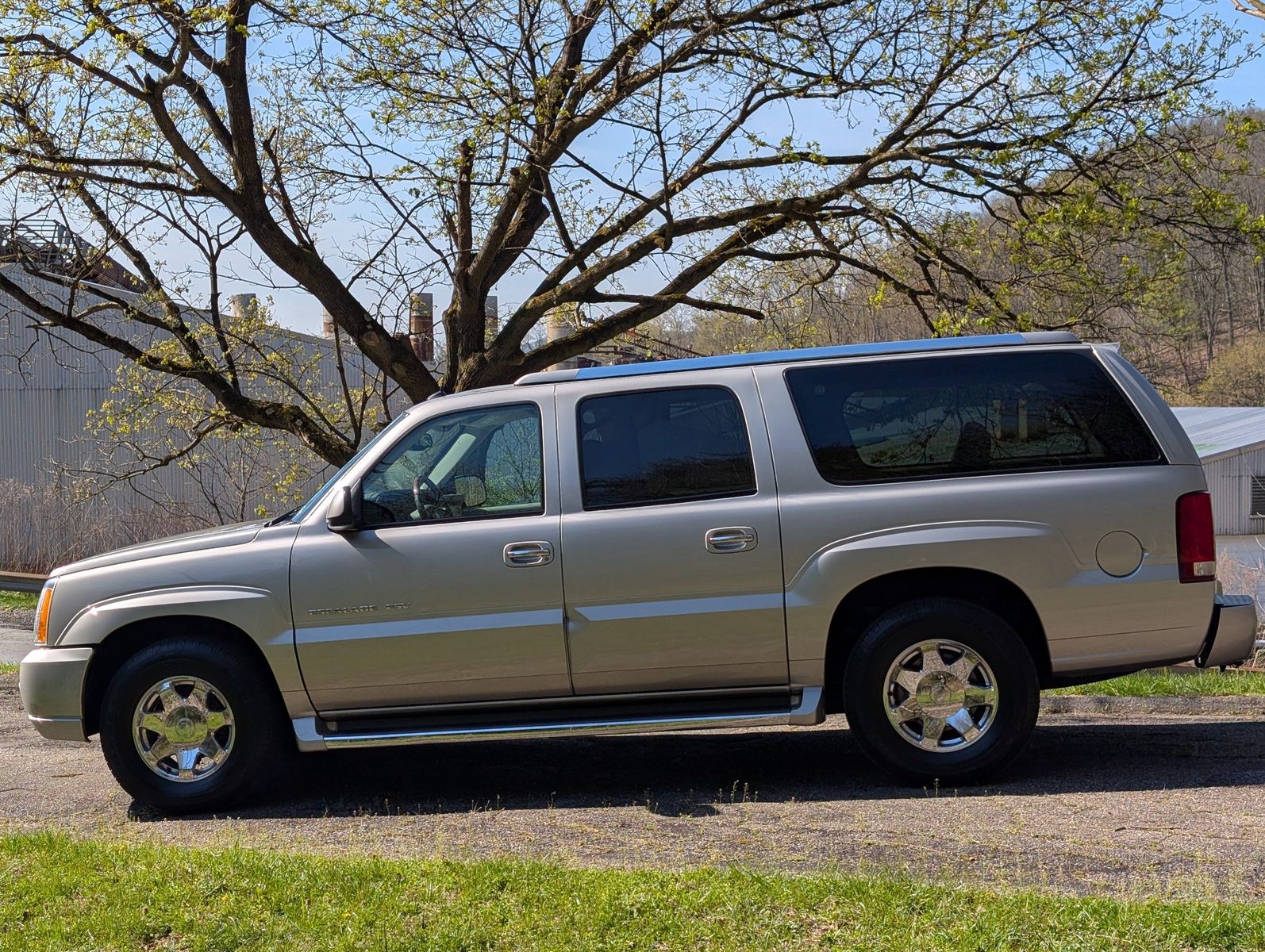 2004 Cadillac Escalade ESV 34