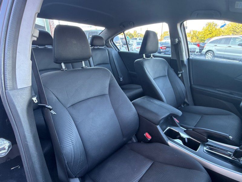 2015 Honda Accord LX photo 17