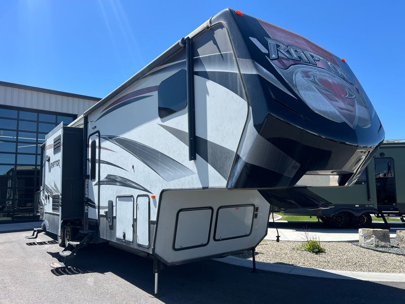 2015 Keystone Raptor